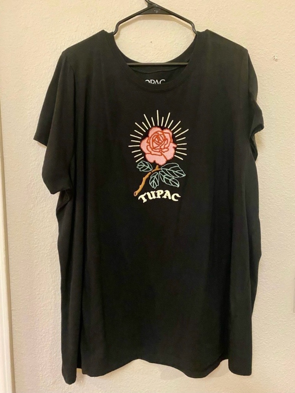 Torrid Black Rose Tupac Embroidered Tee - Size 4X - Worn Once! - Picture 5 of 6